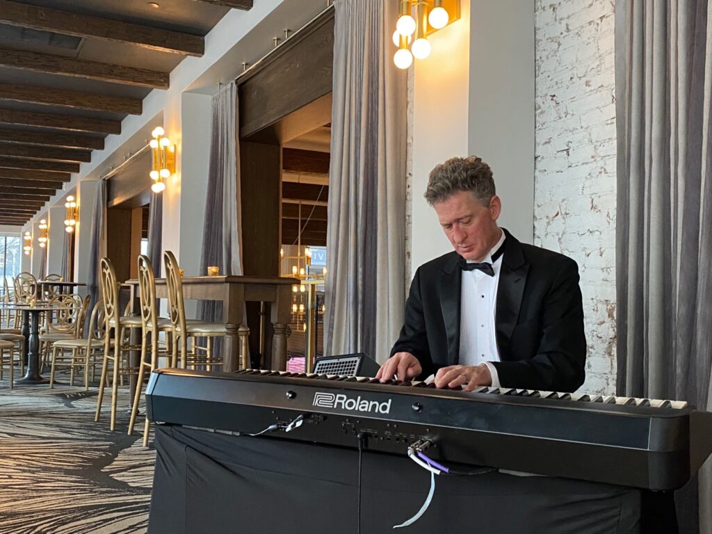 BVTLive! Specialty Musician Dave Roth performing cocktail hour solo piano for Philadlephia Wedding